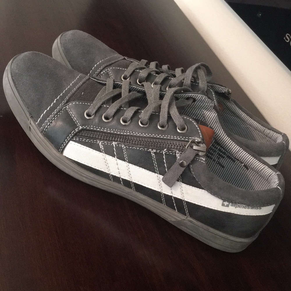 alpine Swiss dark gray size 10